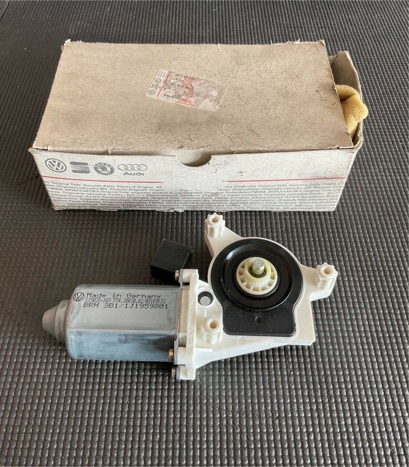 VW Golf 4 Passat B5 Fensterheber 1J1959801 Motor NOS 139VB* in Brombachtal