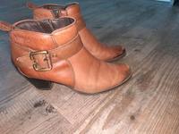 Tamaris Venturini Schuhe Gr. 41 Sandalen Leder Pumps Stiefel Niedersachsen - Duderstadt Vorschau