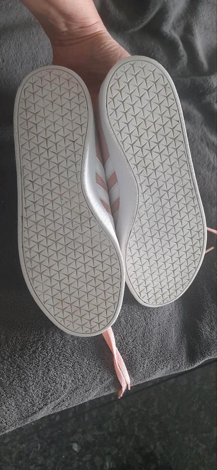 ADIDAS VL Court 2.0 echtes velours Leder gr. 38 3/4 wie NEU in Parsau