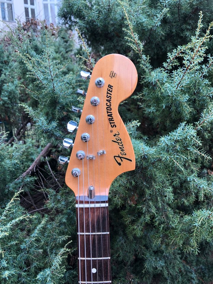 Fender Stratocaster Classic 70s (Vintera) Strat in Berlin