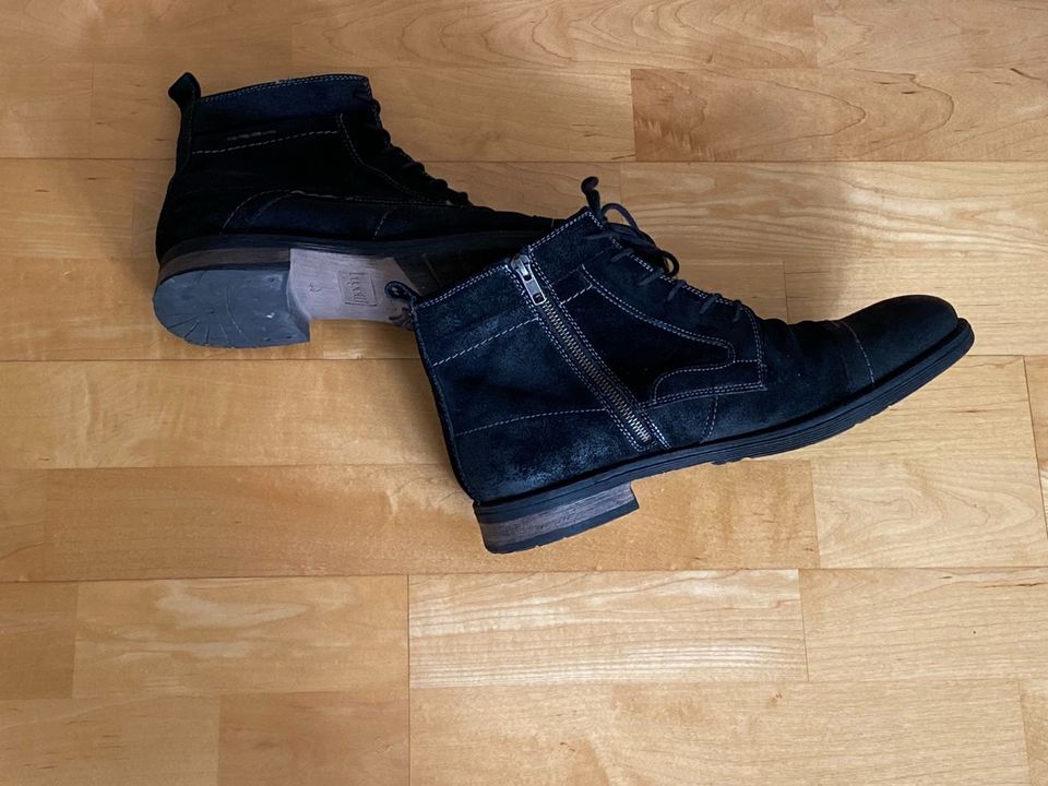 Bugatti weiche Wildleder-Boots, Stiefeletten schwarz Gr. 44 in Bühl