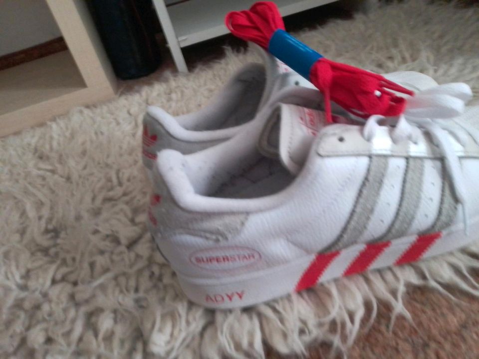 Unikat Adidas Superstar ADYY in Altenburg