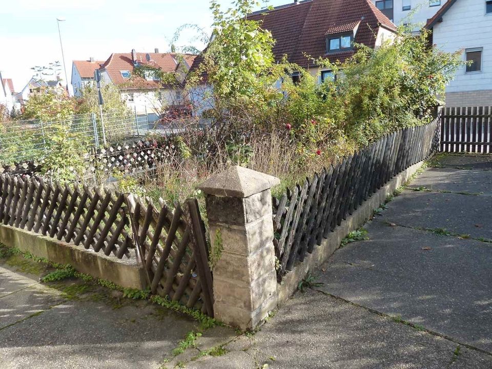 PREISSENKUNG! Charmantes Sandsteinhaus mit Nebengebäuden, Garagen und Garten, ca. 600m² Wohn- u. Nutzfl., Grund 1.161m²! in Sand a. Main