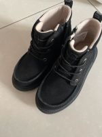 UGGS Schuhe schwarz Kinder neu 30 Original Brandenburg - Cottbus Vorschau