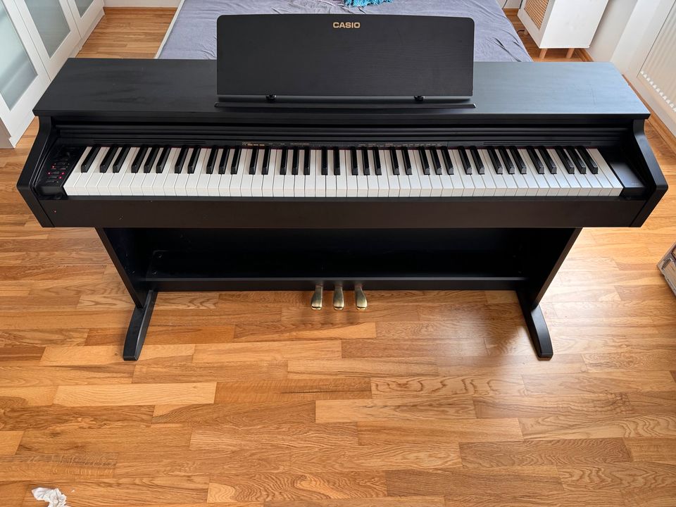 Wunderschönes CASIO E-Piano in Leipzig