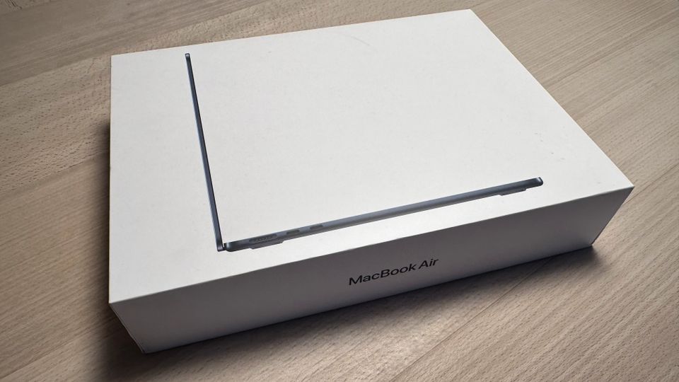 MacBook Air 13,3" 13 2022 M2 24GB RAM, 512GB SSD Apple Care 2025 in Eisingen