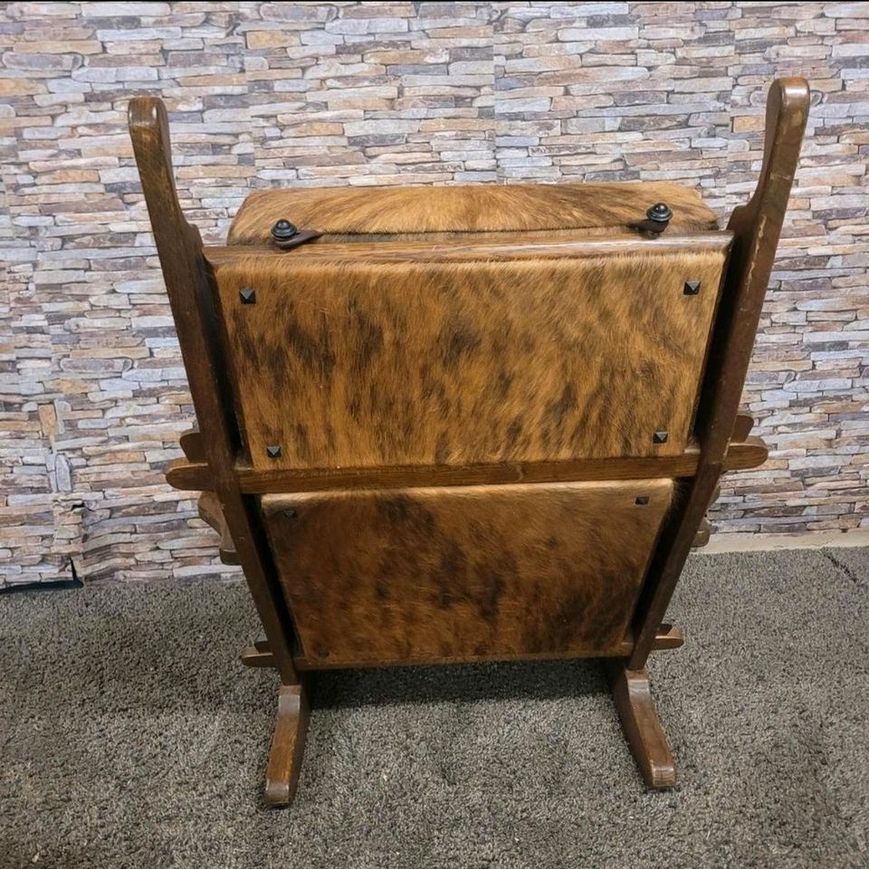 Unikat Vintage Sessel mit Hocker in einem sehr guten Zustand in Düsseldorf