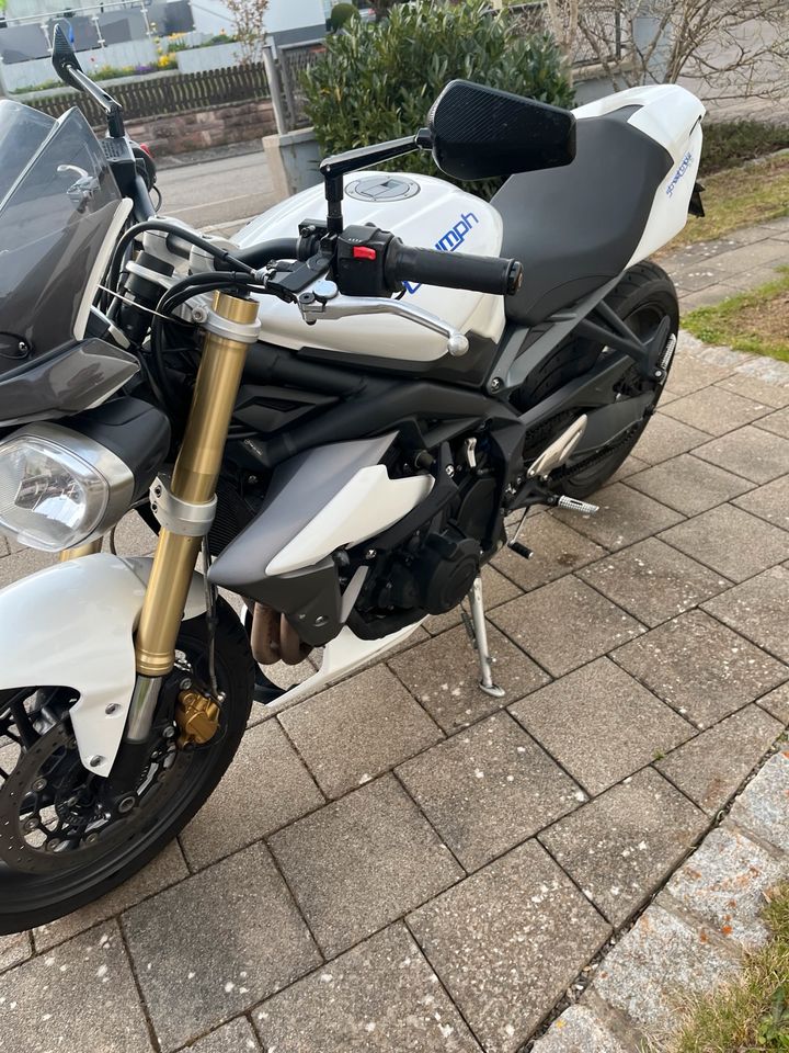 Triumph Street Triple Tiefer gelegt tief ideales Frauen Bike in Villingen-Schwenningen