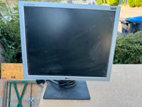 Computer Monitor * alt und staubig, aber funktionsfähig* Nordrhein-Westfalen - Mülheim (Ruhr) Vorschau