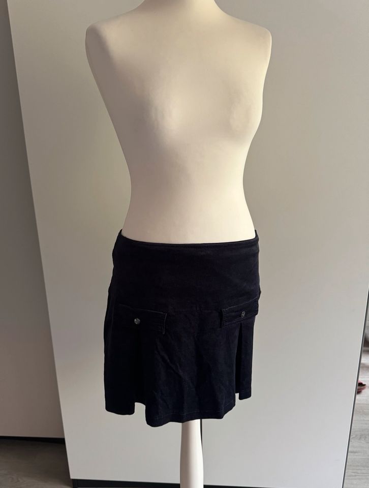 Armani Jeans Rock BabyCord schwarz/blau Gr. 42 in Halle (Westfalen)