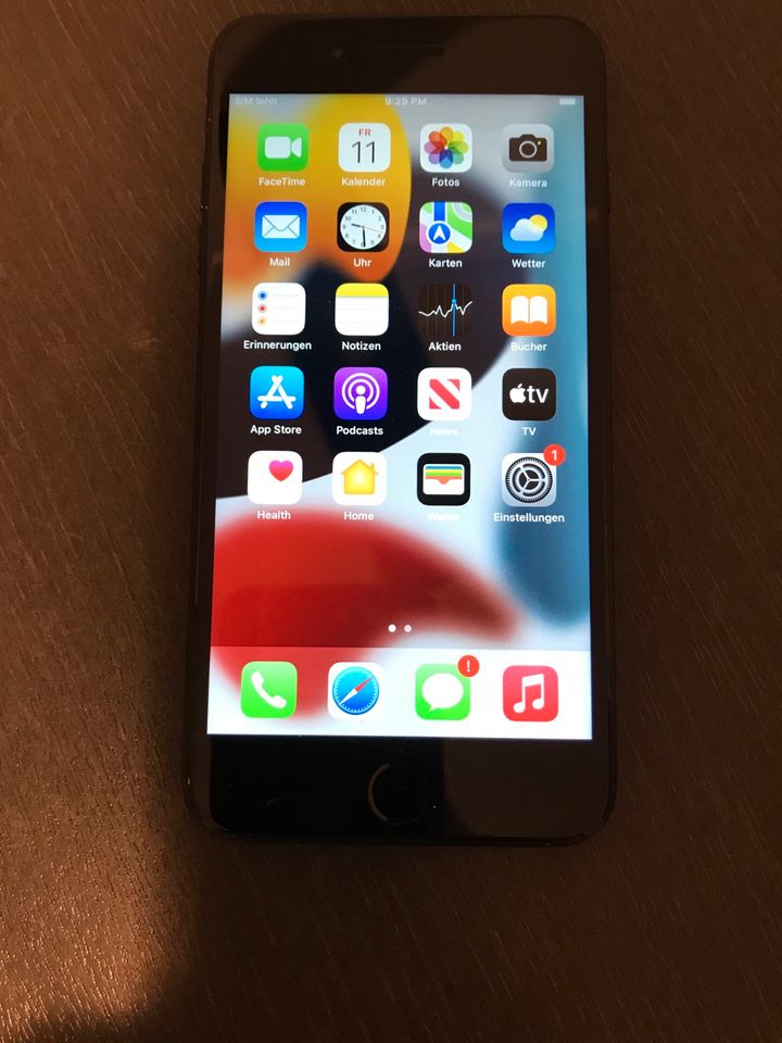 iPhone 7 Plus schwarz 32 GB Top-Zustand Akku 100% in Luschendorf 