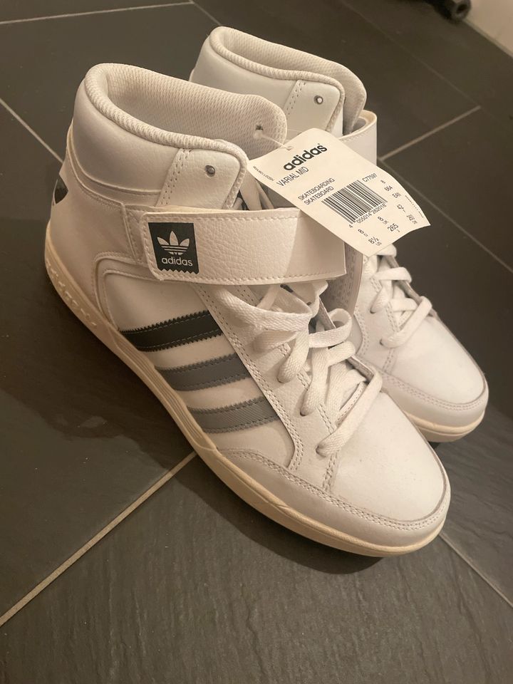 pistola femenino promesa adidas varial mid c77597 in Thüringen - Neuhaus | eBay Kleinanzeigen ist  jetzt Kleinanzeigen