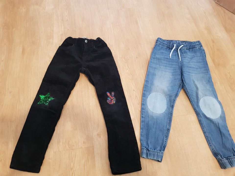 Cord hose Jeans jungen Applikationen 122 128 H&M Pailletten kord in Freiburg im Breisgau