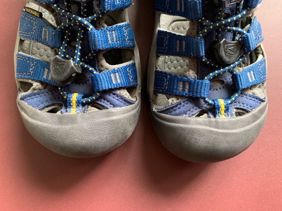 Keen Newport Kinder Sandalen blau EU30 US12 Versand gratis! in Selbitz