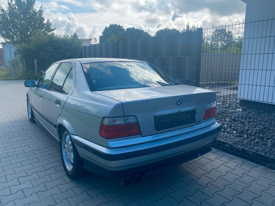 BMW E36 320i in Maroldsweisach