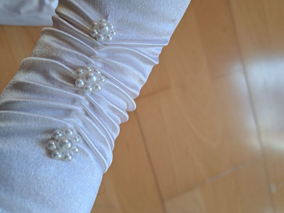 Brauthandschuhe weiß mit Perlen Mittelfingerhalter 90% Nylon, 10% in Beverungen