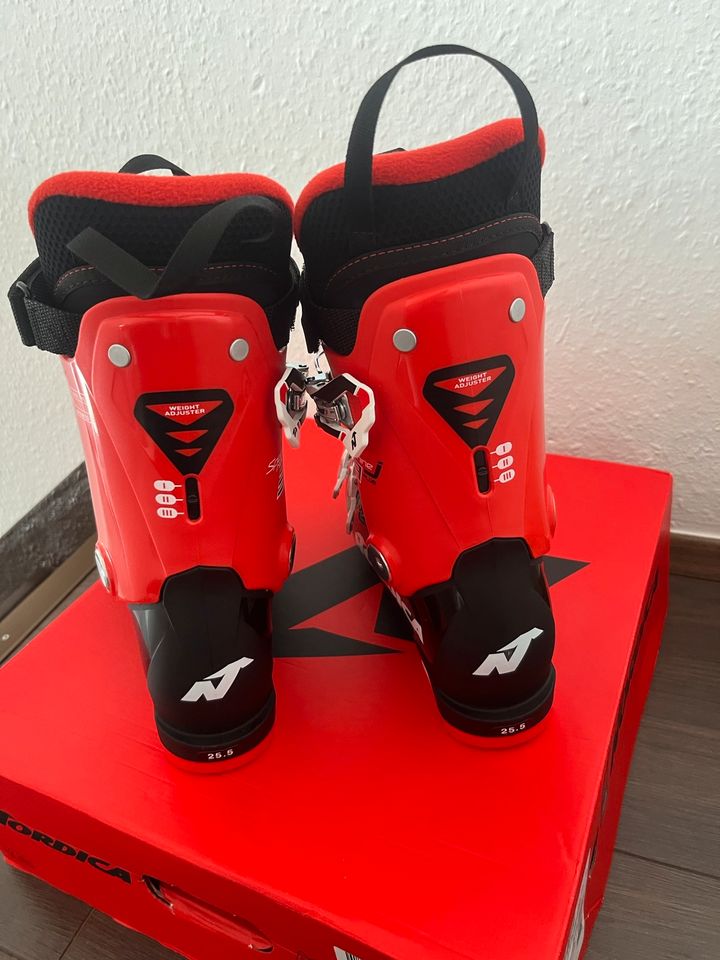 Nordica Skischuhe Skistiefel NEU!!! Größe 39/40 in Penig