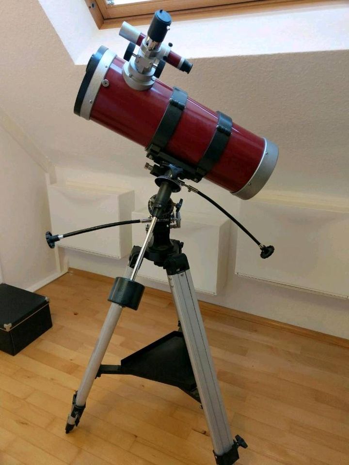 Newton Teleskop 150 mit EQ-2 Montierung und viel Zubehör in Mülheim (Ruhr)