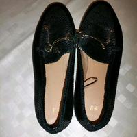 Schuhe Damenschuhe Loafer Gr 40 Schlangenmuster schwarz, von H&M, Frankfurt am Main - Rödelheim Vorschau