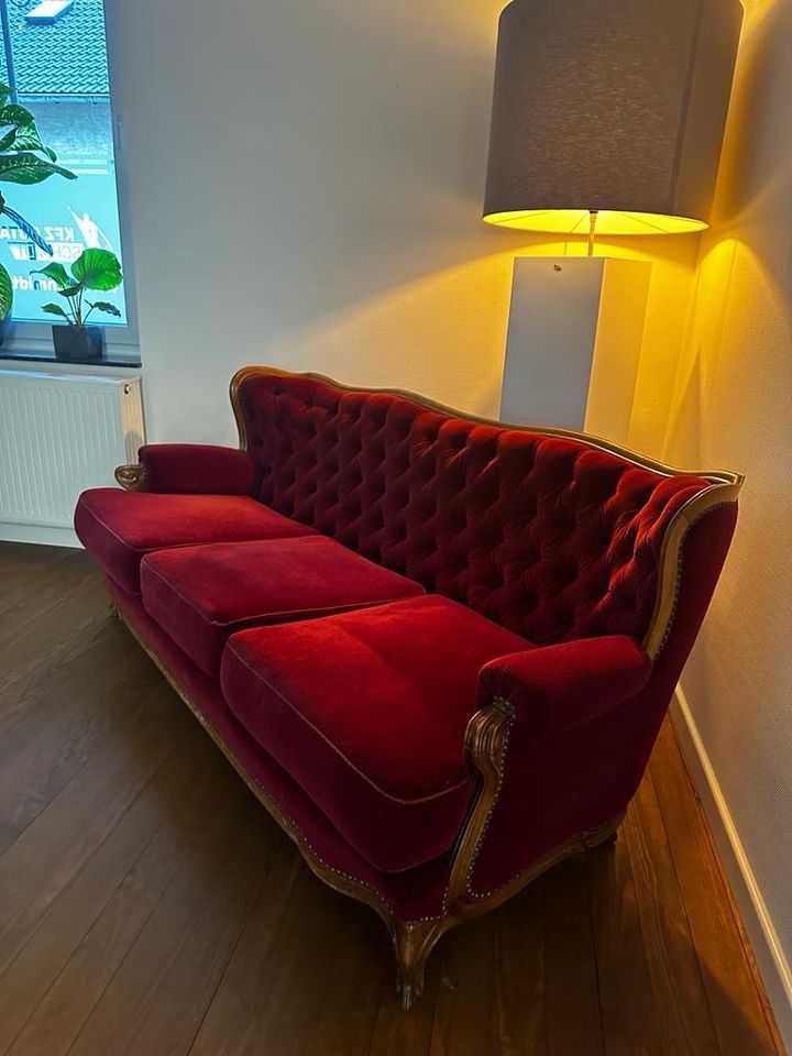 Antike Couch/Sofa, Barock, 3-Sitzer, rot ❤️ in Kierspe