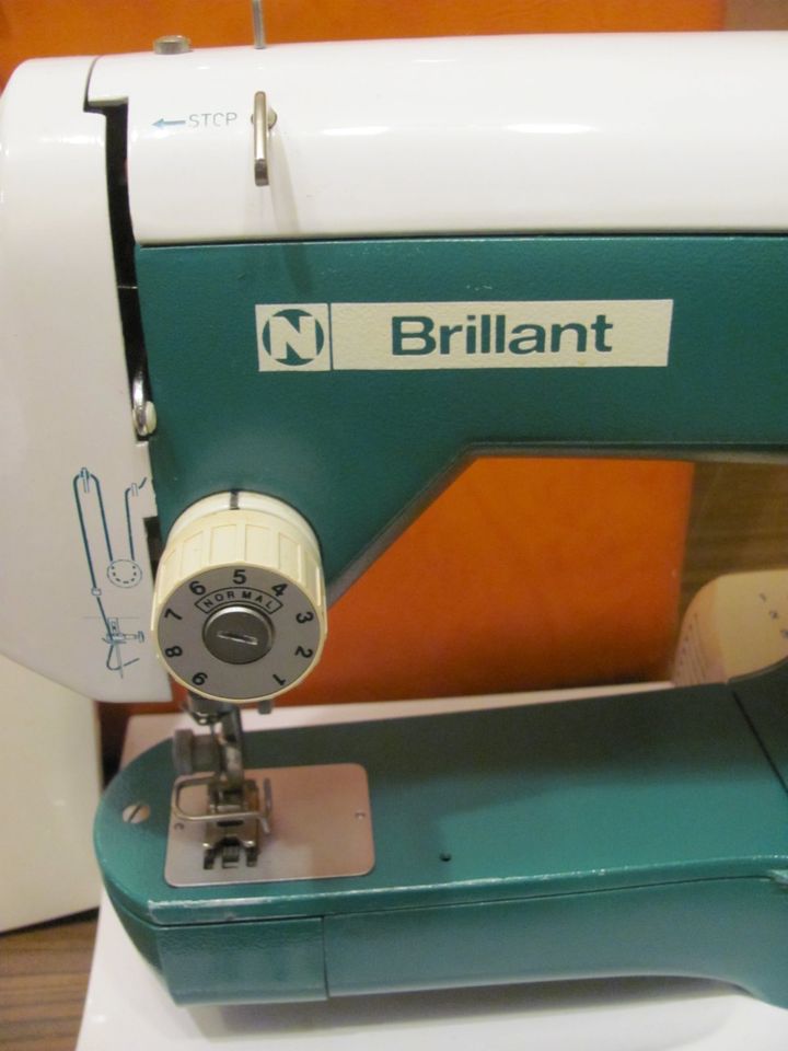 Neckermann Brillant Nähmaschine Automatik mit Zugehör im Koffer in Wendtorf