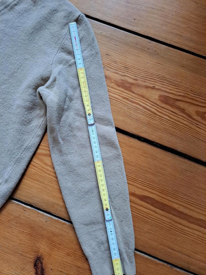 Ein Wollpullover in beige, Benetton,  Gr XS- S in Berlin