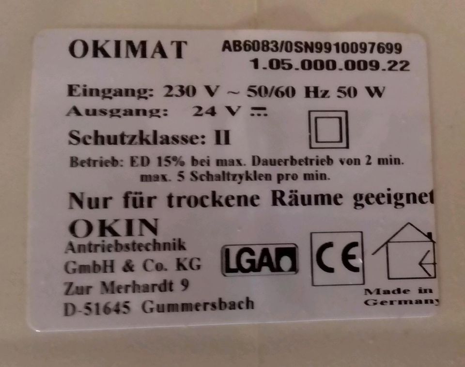 Hülsta Schlafzimmer mit OKIMAT elekt. Lattenrost, Kleiderschrank in Bad Salzdetfurth