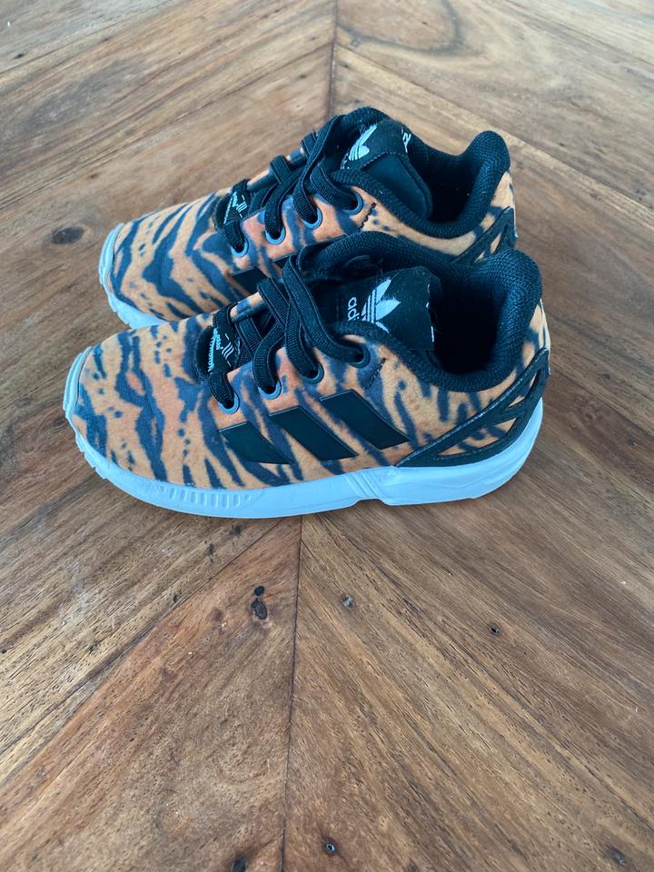 Adidas Torsion Tiger ZX Flux 23 5 in Munchen Maxvorstadt Gebrauchte Kinderschuhe GroBe 23 kaufen kleinanzeigen