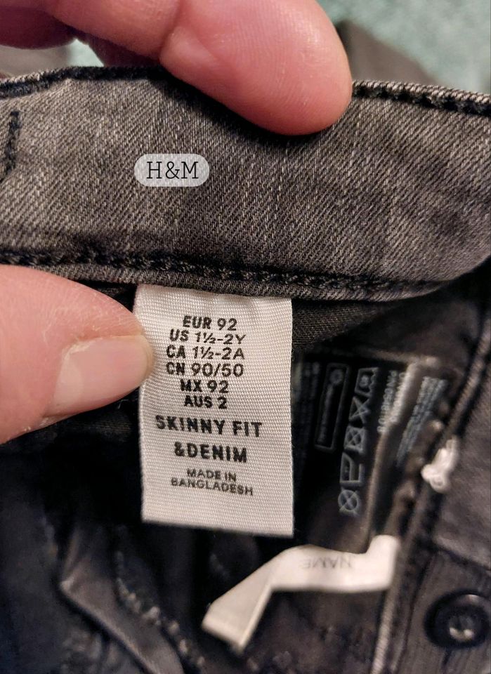 Schwarze Jungen Jeanshose Jeans H&M Gr. 92 Skinny Fit in Gladbeck