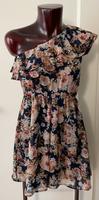 Buntes Kleid mit Blumen und Unterkleid Stradivarius, Gr M Hessen - Eschborn Vorschau