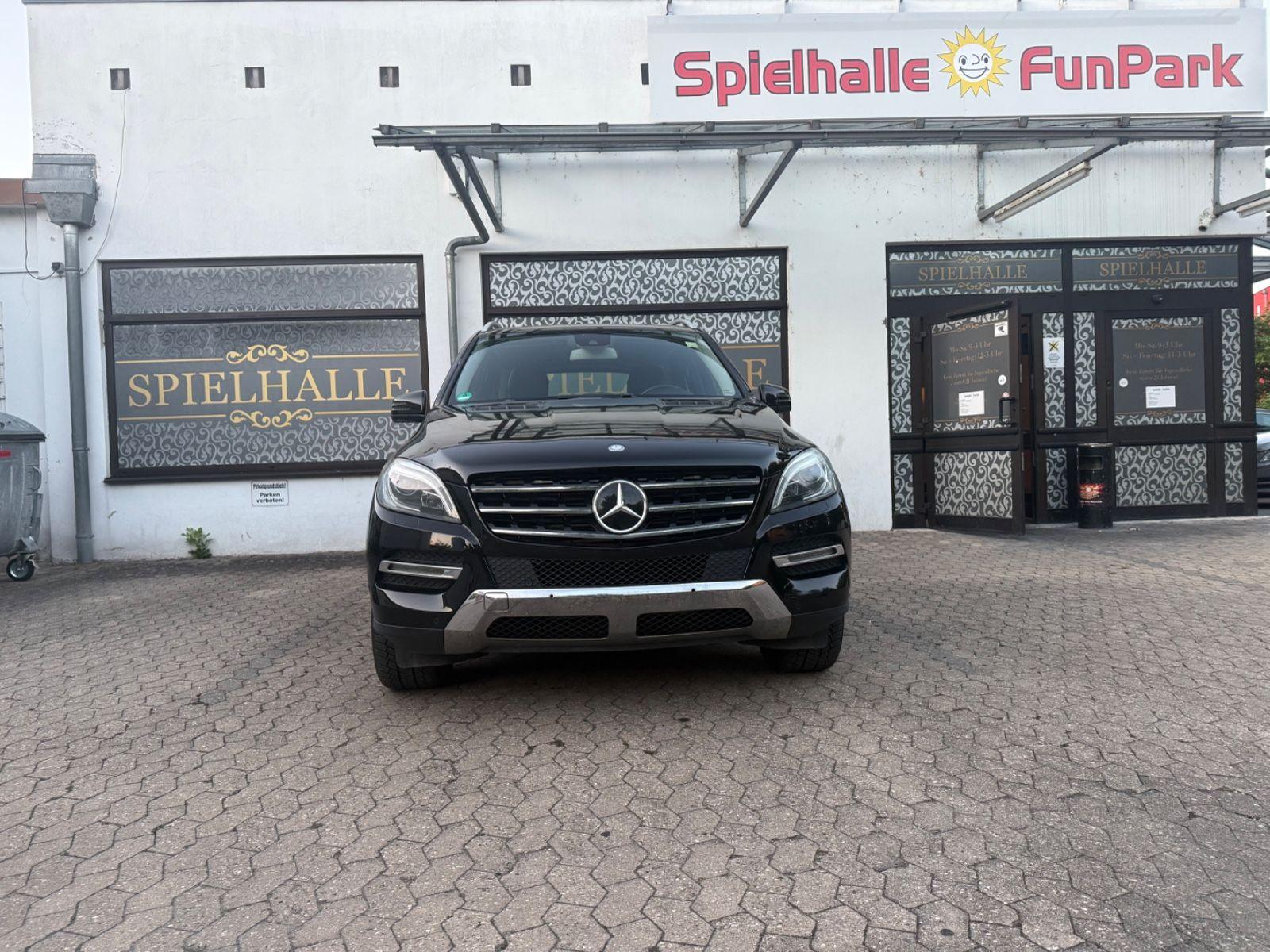 Abbildung des Autos Mercedes-Benz ML 350 Blu…