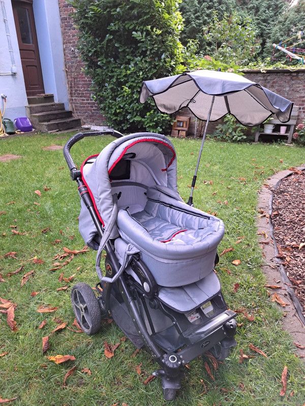 Hartan Kinderwagen mit viel Zubehör in Solingen