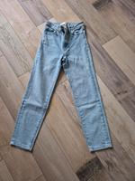 Jeans Stradivarius Mom Slim Gr. 34 Niedersachsen - Lehrte Vorschau