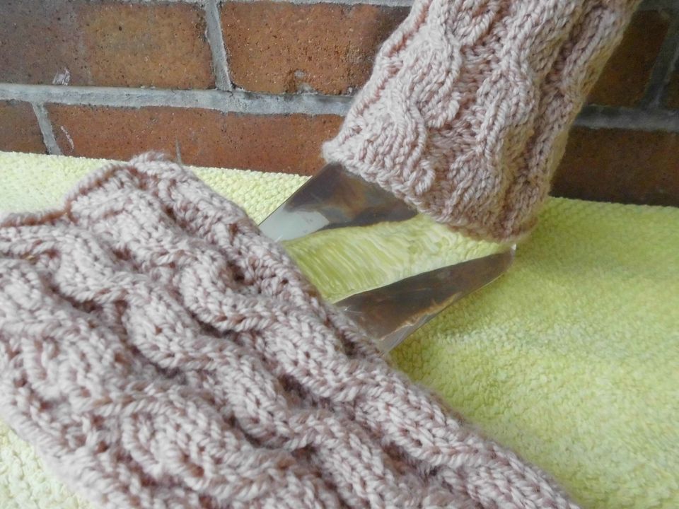 Armstulpen beige Beinstulpen gestrickt Stulpen Pulswärmer L / XL in Berlin