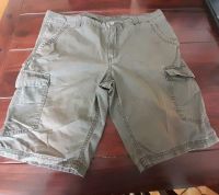 Cargoshorts khaki (olivefarbend) Größe 52 Berlin - Charlottenburg Vorschau