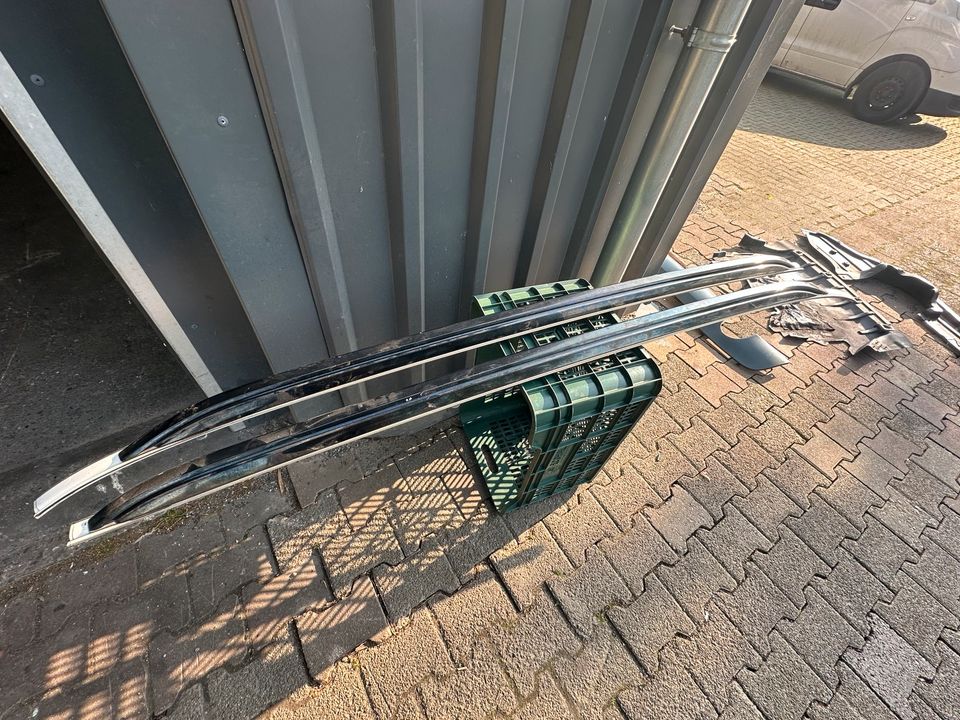 BMW e70 x5 lci dachreling schwarz m paket komplett in Schermbeck