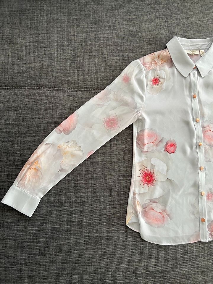 Ted Baker Bluse Größe 0 / XS hellgrau mit Blumen in Rheinberg