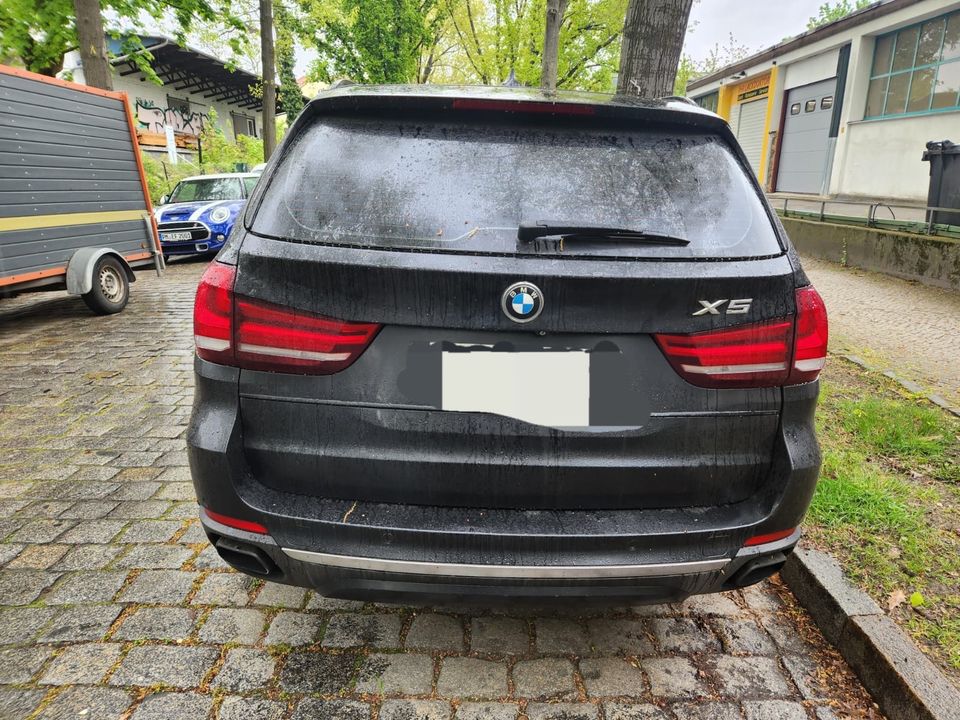 BMW X5 Xdrive 40d Motorschaden (Kette abgerissen) in Berlin