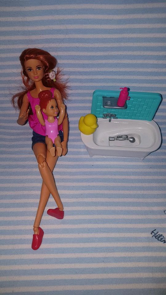 Barbie Skipper babysitter Baby Badewanne in Berlin