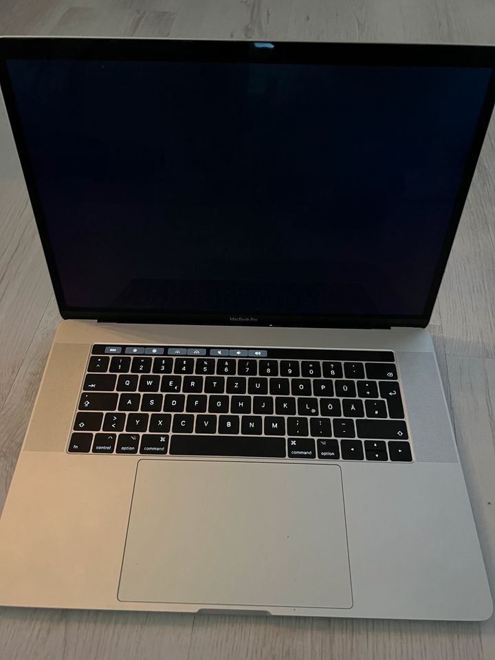 MacBook Pro 2017/15“/2,9Ghz, Core i7/4gb Grafik/16 Ram/500 SSD in Markt Indersdorf