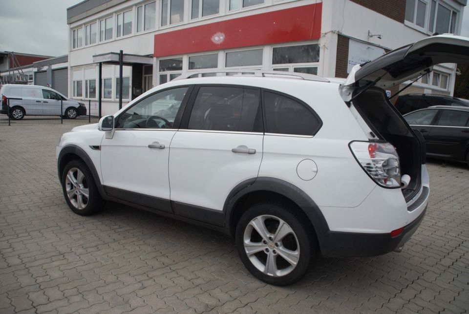 Chevrolet Captiva 2.2 LT+ 4WD 7-Sitzer LT+ in Lübeck