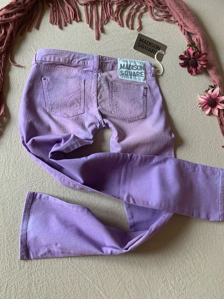 Lila Jeans von Madison Square, Inch Größe 28 in Delingsdorf