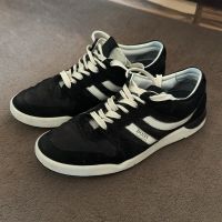 Hugo Boss Wildleder Sneaker Schwarz Größe 42 München - Ramersdorf-Perlach Vorschau