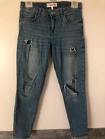Gerissene Jeans Hose von Mango Größe 34 Niedersachsen - Sarstedt Vorschau