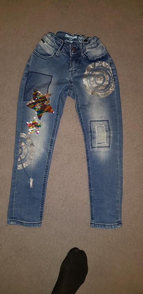 Desigual mädchen jeans gr. 110/116 in Düsseldorf