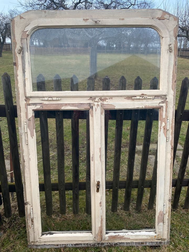 Holzfenster-antike Holzfenster-alte Holzfenster in Schlema