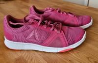 Reebok Sneaker 38,5 Sohle innen 25cm Niedersachsen - Celle Vorschau