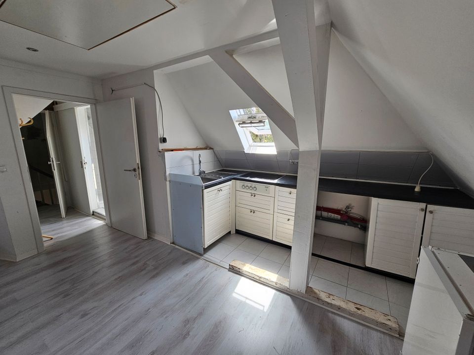 2 Zimmer Dachgeschosswohnung zu vermieten in Viernheim