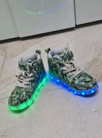 LED mit Farbwechsel Sneaker Kinder Schuhe Gr 32 Mülheim - Köln Höhenhaus Vorschau