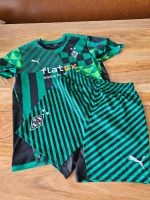 Borussia Mönchengladbach Trainings Trikot und Hose Gr. 164 Berlin - Spandau Vorschau